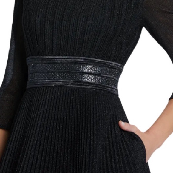 NWT Mac Duggal 30700 Black Shimmering Pleated A-Line Gown  - Sz 10 - Picture 3 of 10